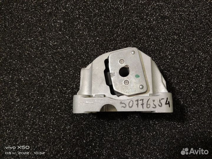 Опора двигателя верхняя volvo 30776354