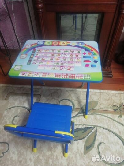 Детский письменный стол