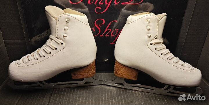 Коньки фигурные Risport RF 3 Pro 200