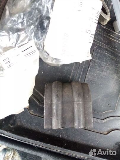 Втулки стабилизатора переднего