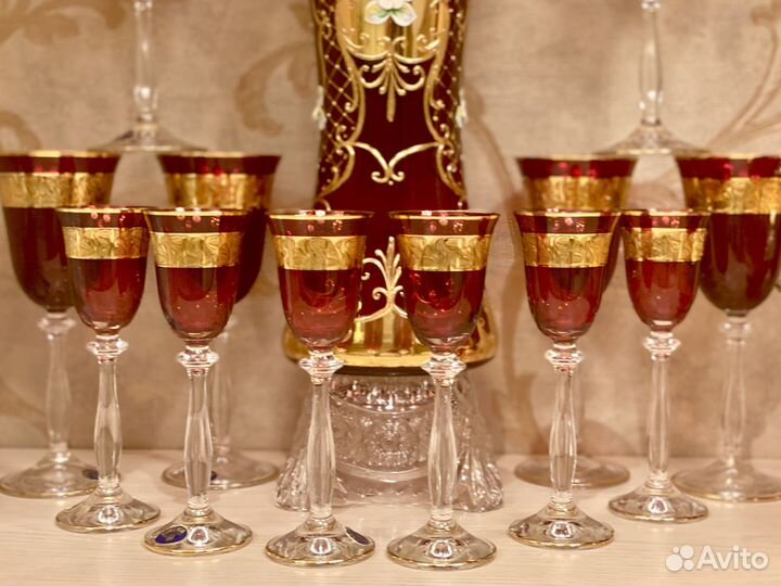 Бокалы цвет гранат с золотом. Богемия