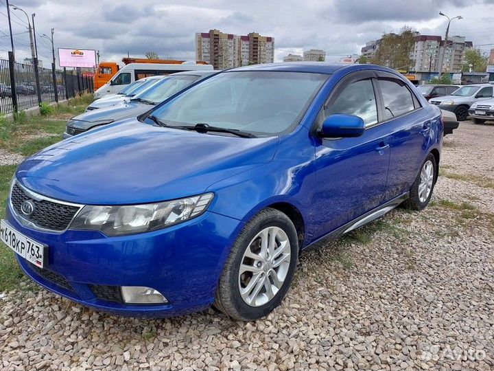 Накладки на пороги внешние на KIA Cerato II