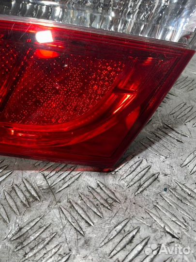 Фонарь внутренний правый Toyota Camry ASV50