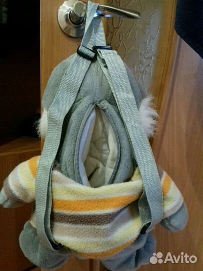 Игрушку-рюкзак