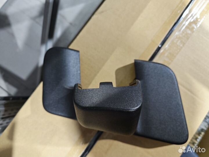 Накладка кронштейна зеркала правого H4821011200A0