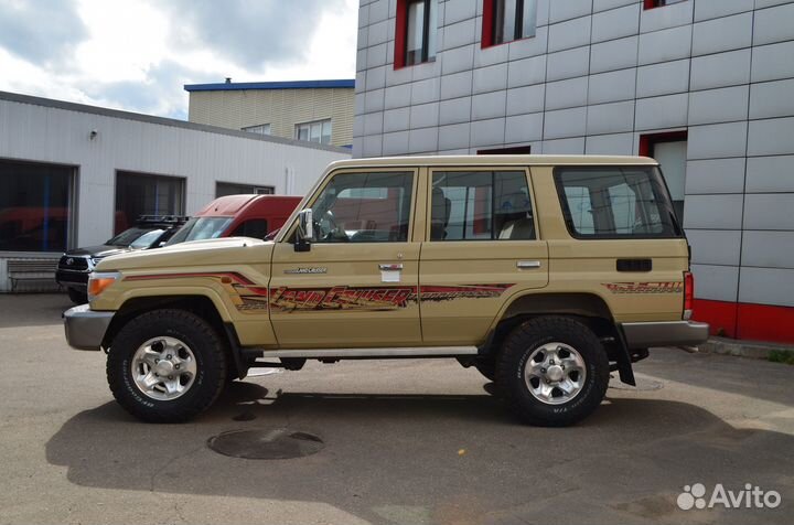 Toyota Land Cruiser 4.0 МТ, 2022, 35 км