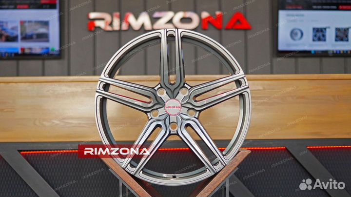 Кованые диски R22 на Lexus NX