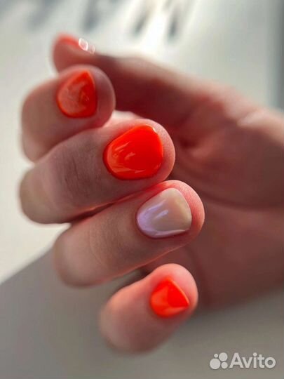 Маникюр с покрытием гель лаком в салоне