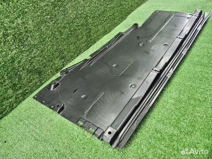 Пластиковая защита днища правая Audi A4 B8 A5 8T V