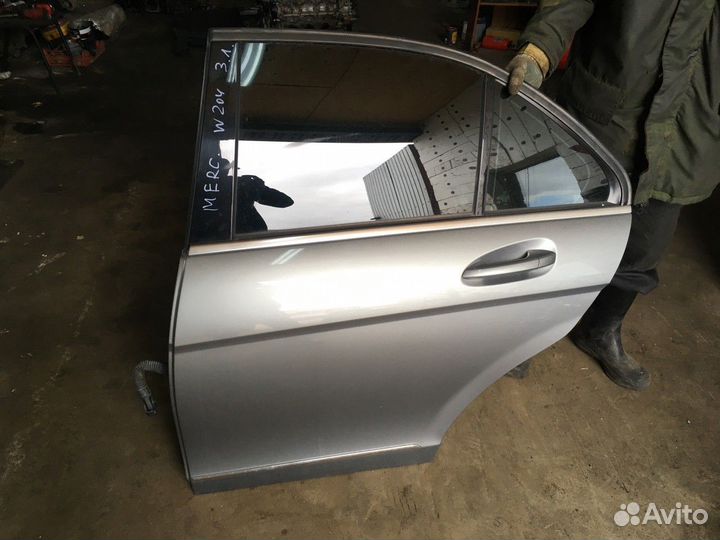 Дверь задняя левая (Mercedes-Benz C-class)