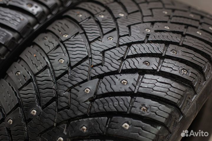 Pirelli Ice Zero 2 235/55 R17 103T