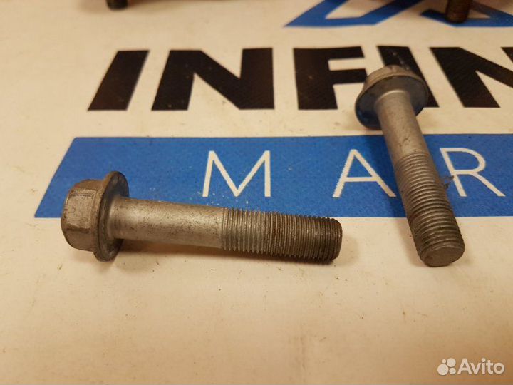 Болт ступицы передний Infiniti