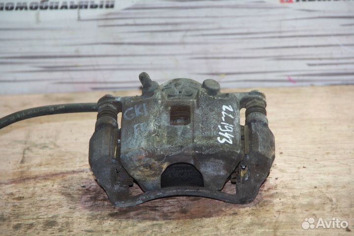 Суппорт перед право c Honda Airwave GJ1 L15A