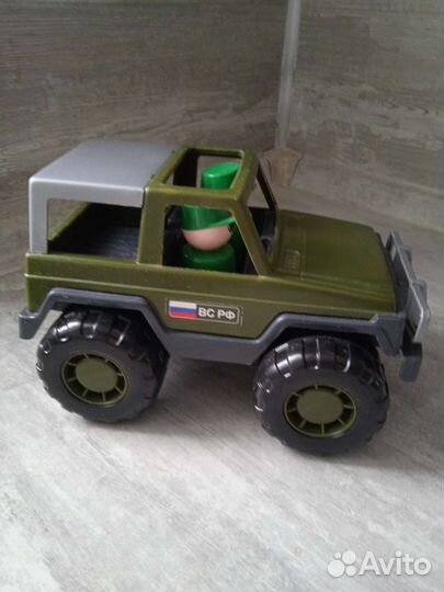 Машина детская джип. Человечки снимаются