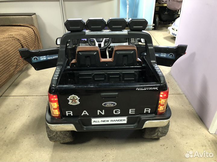 Детский электромобиль