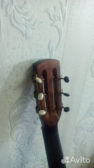 Акустическая гитара