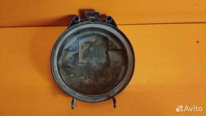 Крышка (заглушка) задняя фары правой Mercedes C-класс 111.945