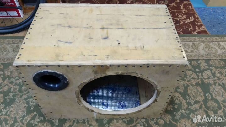 Ящик для сабвуфера