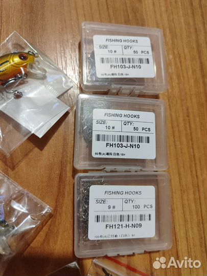 Воблер, крючки для рыбалки