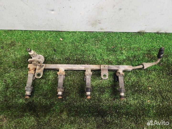 Топливная рейка с форсунками Chevrolet Lanos седан