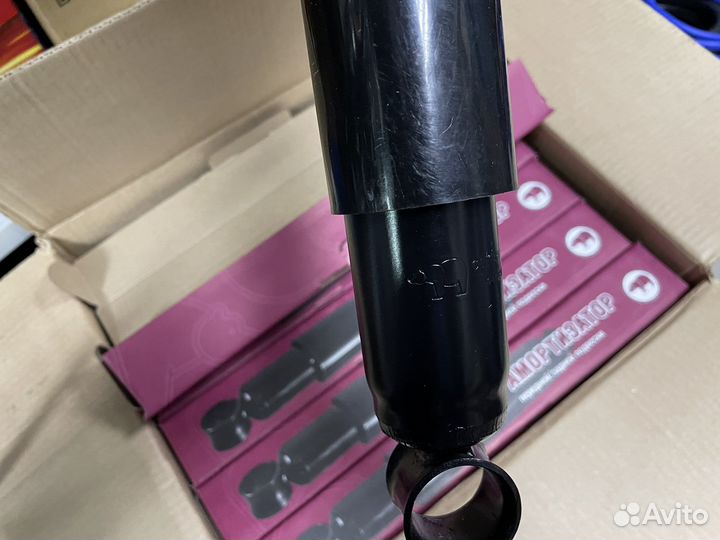 Новый амортизатор масляный на Газель 3302