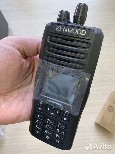 Цифровая носимая радиостанция Kenwood NX5300