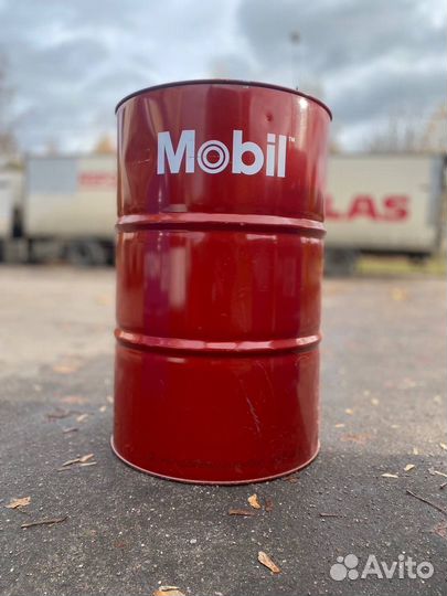 Mobil Univis N 46 / Бочка 208 л