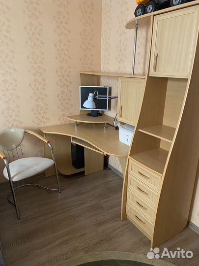 Компьютерный стол