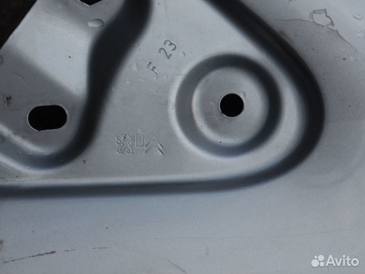 Крыло переднее правое Ситроен Берлинго Б9