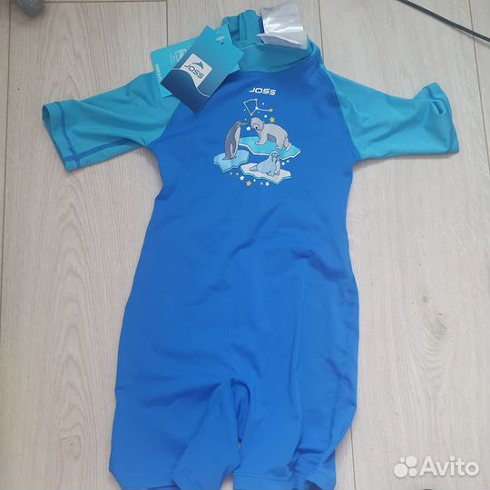 Новый плавательный костюм для мальчика 104