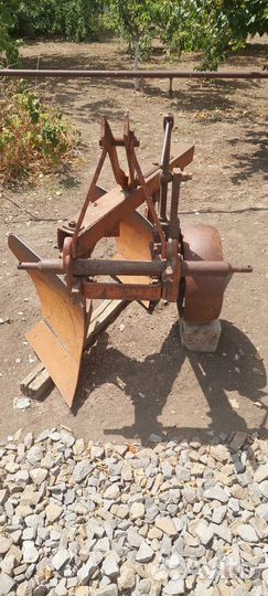 Плуг Светлоградагромаш ПН-3х35, 1994