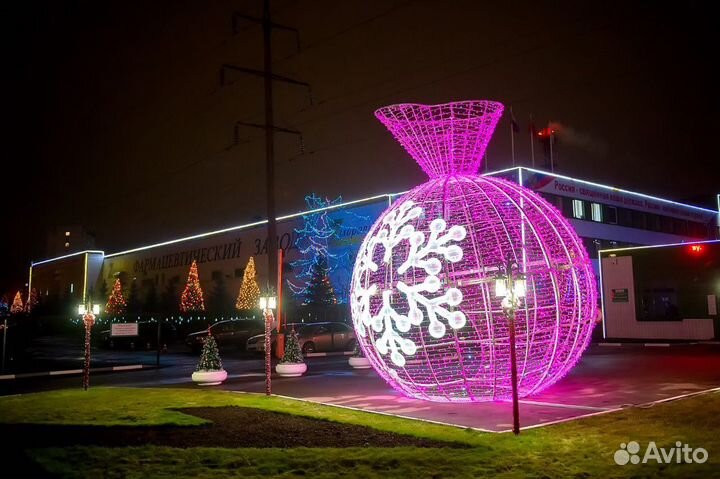 Новогоднее оформление световыми фигурами животных