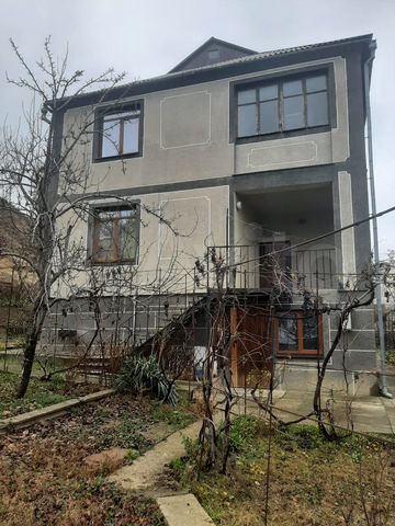 Дом 240 м² на участке 10,8 сот.