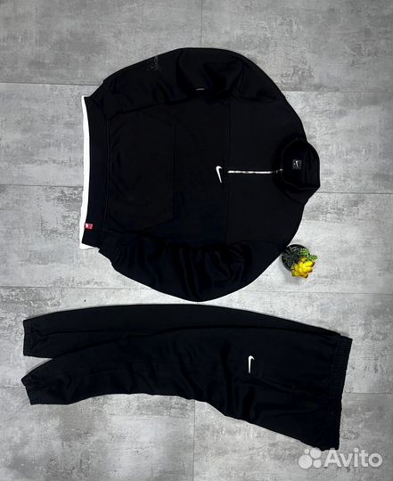 Hugo Boss спортивный костюм