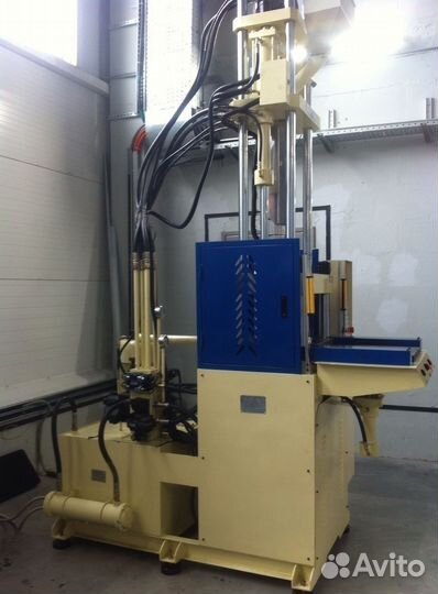 Вертикальный термопластавтомат TA-150S