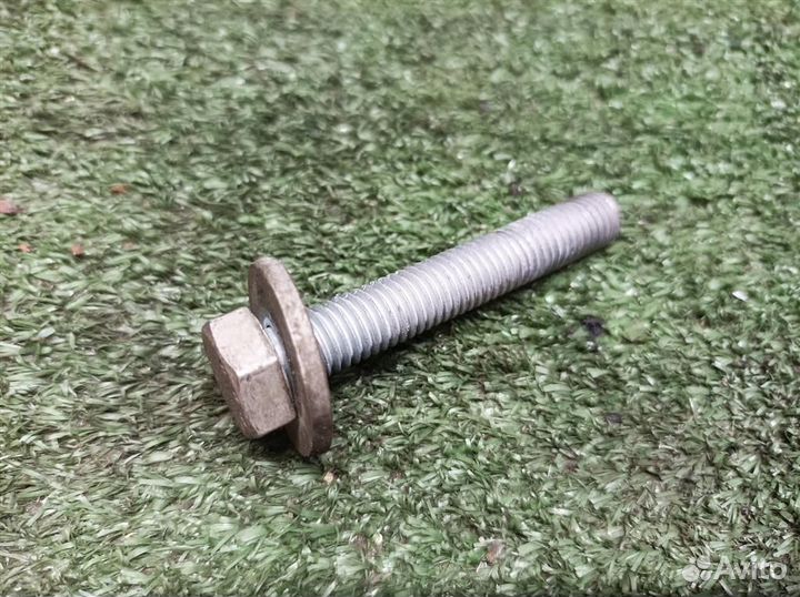 Болт Audi A4 (B8) 2007-2015