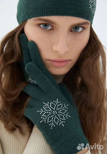 Шапка и перчатки с узором