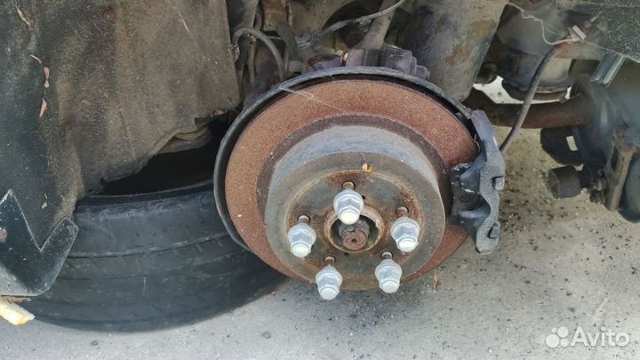 Ступица задняя левая toyota crown majesta UZS186