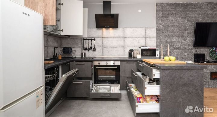 Кухня с техникой