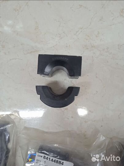 Передняя втулка стабилизатора Chevrolet Malibu 9