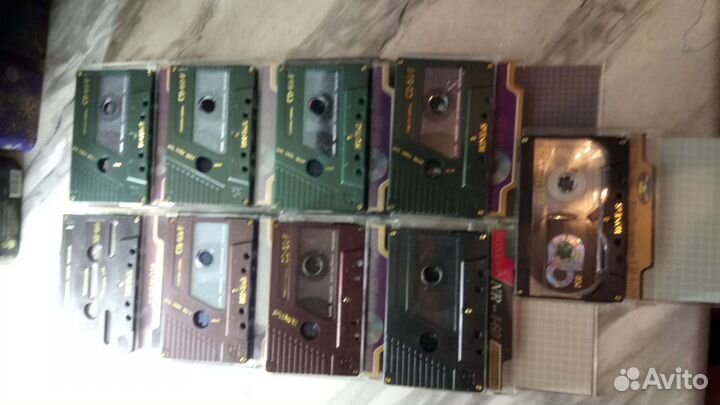 Аудиокассеты в оригинальном корпусе для коллекции