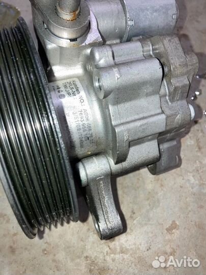 Насос гидроусилителя руля (гур) Mercedes-Benz
