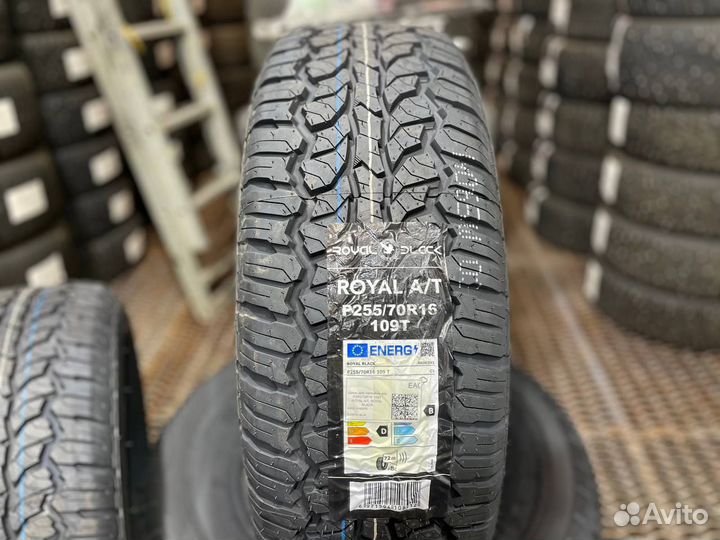 Royal Black Royal A/T 255/70 R16