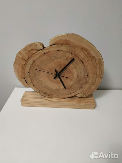 Часы из спила дерева настольные