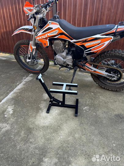Подставка, подъёмник для кросс эндуро мотоциклов