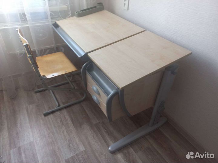 Детская растущая парта со стулом