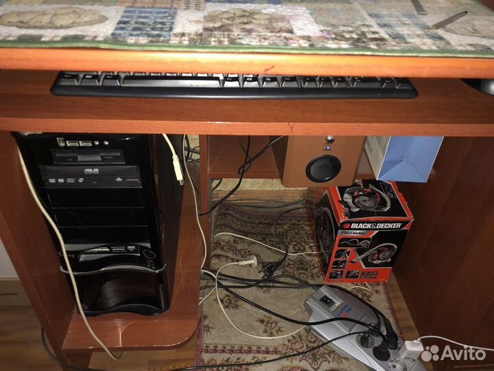 Компьютерный стол