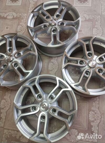 Новые литые R15 5/139.7