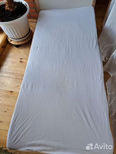 Кровать Икеа с бортиком Сниглар