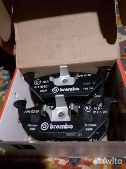 Тормозные колодки brembo